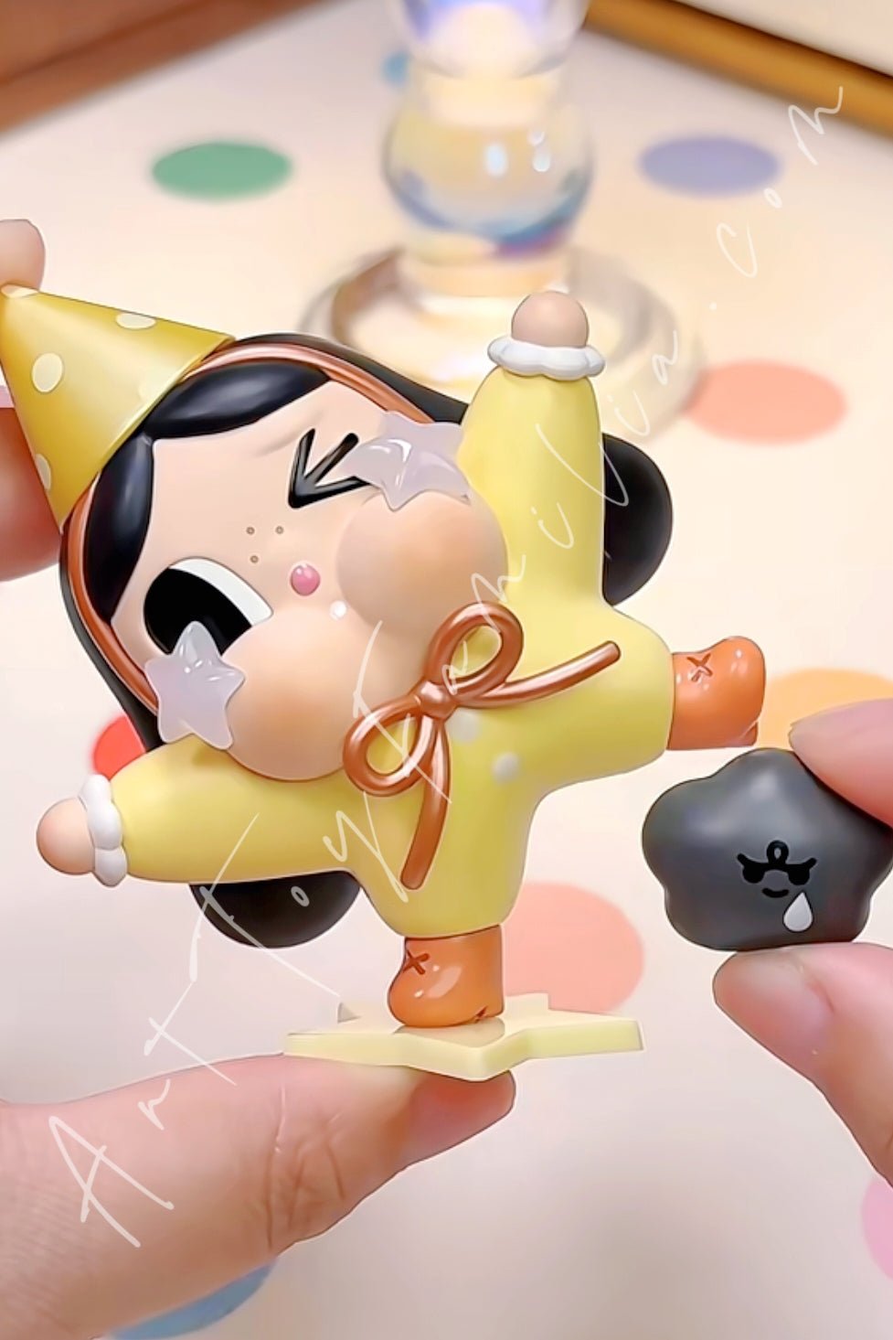 crybaby-crying-to-the-moon-series-POP Mart Crybaby