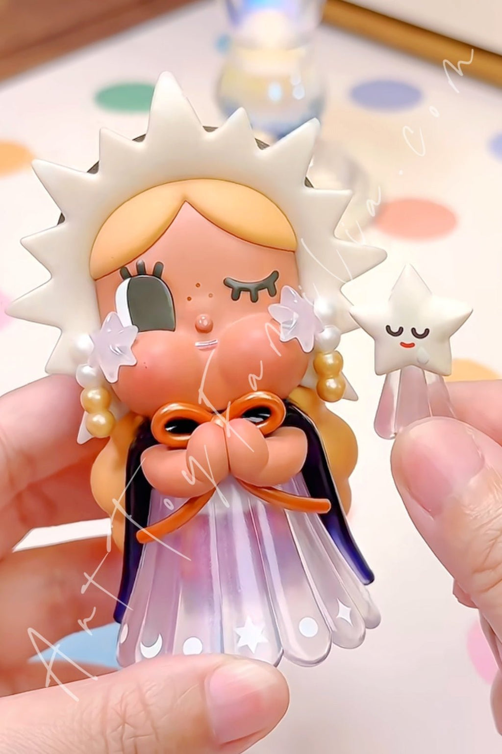 crybaby-crying-to-the-moon-series-POP Mart Crybaby