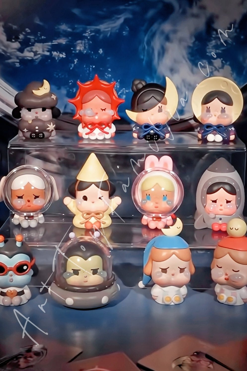 crybaby-crying-to-the-moon-sitting-series-POP Mart Crybaby