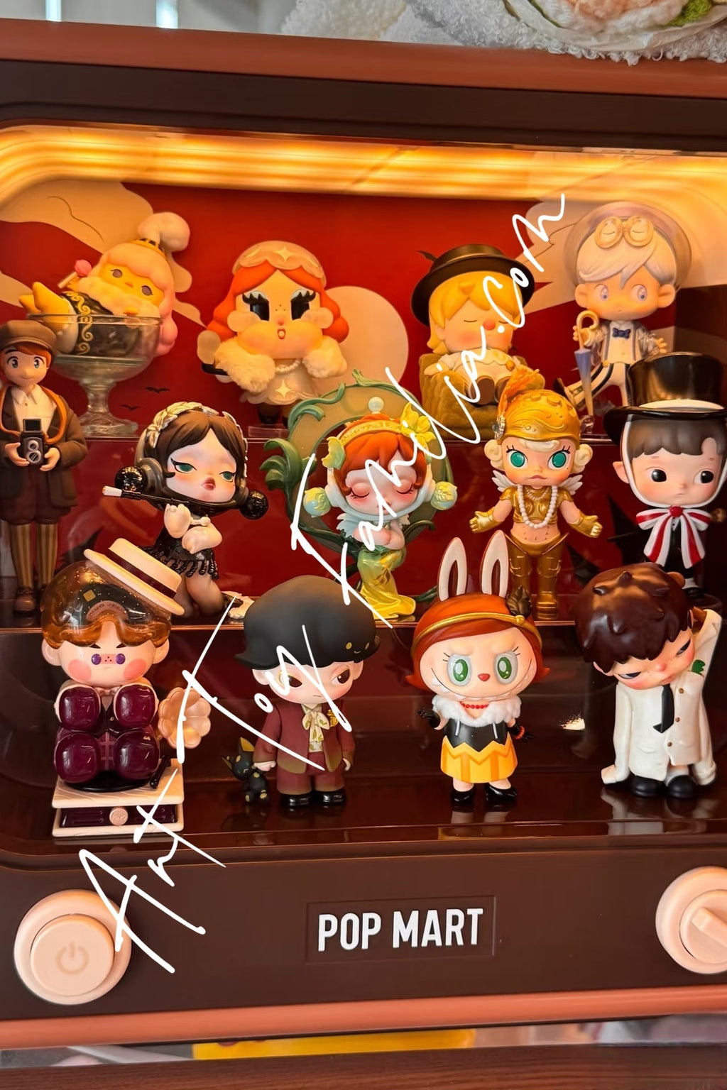 spotlight-pop-mart-13th-anniversary-series-POP MART hirono
