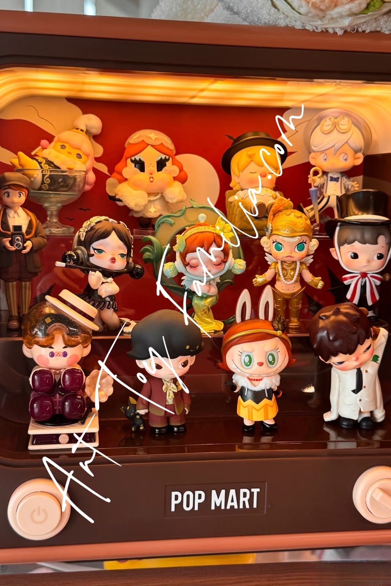 spotlight-pop-mart-13th-anniversary-series-POP MART hirono